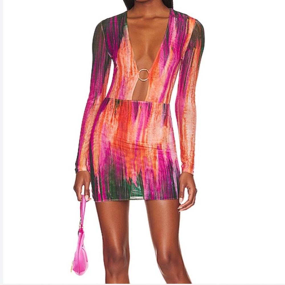 Revolve V-Neck Set in Pink-Orange Abstract